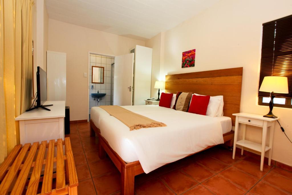 Roof Of Africa Hotel Windhoek Habitación foto